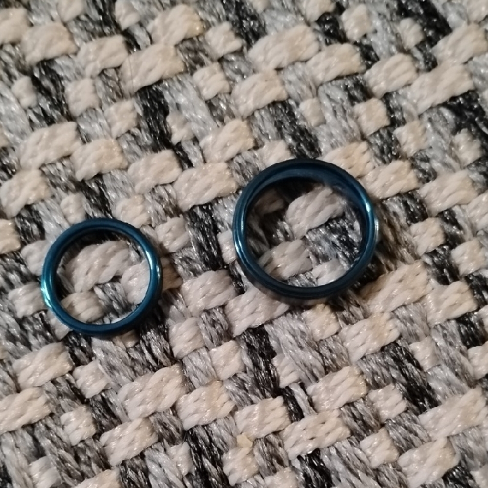 Black and Blue Rings - Picture 2 of 3